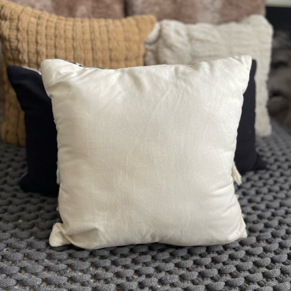Spectre Black & Cream Bohemian Tassel Poly Fill Throw Pillow (20" x 20") - Picture 4 of 6